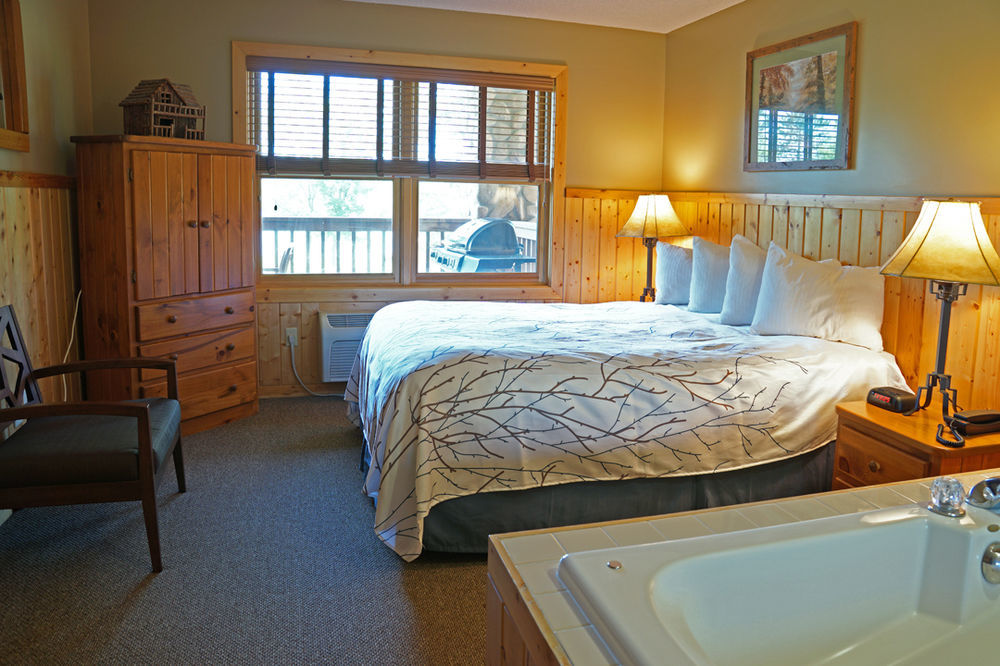 Sugar Lake Lodge Grand Rapids Exterior foto